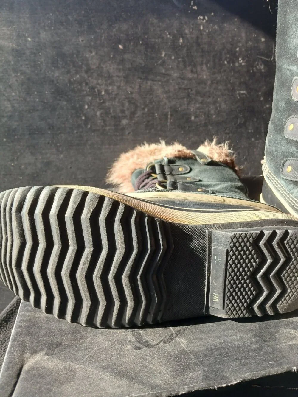 Sorel Tofino II Winter Boots (Size 7) — Leather, Roomy & Snow-Ready!